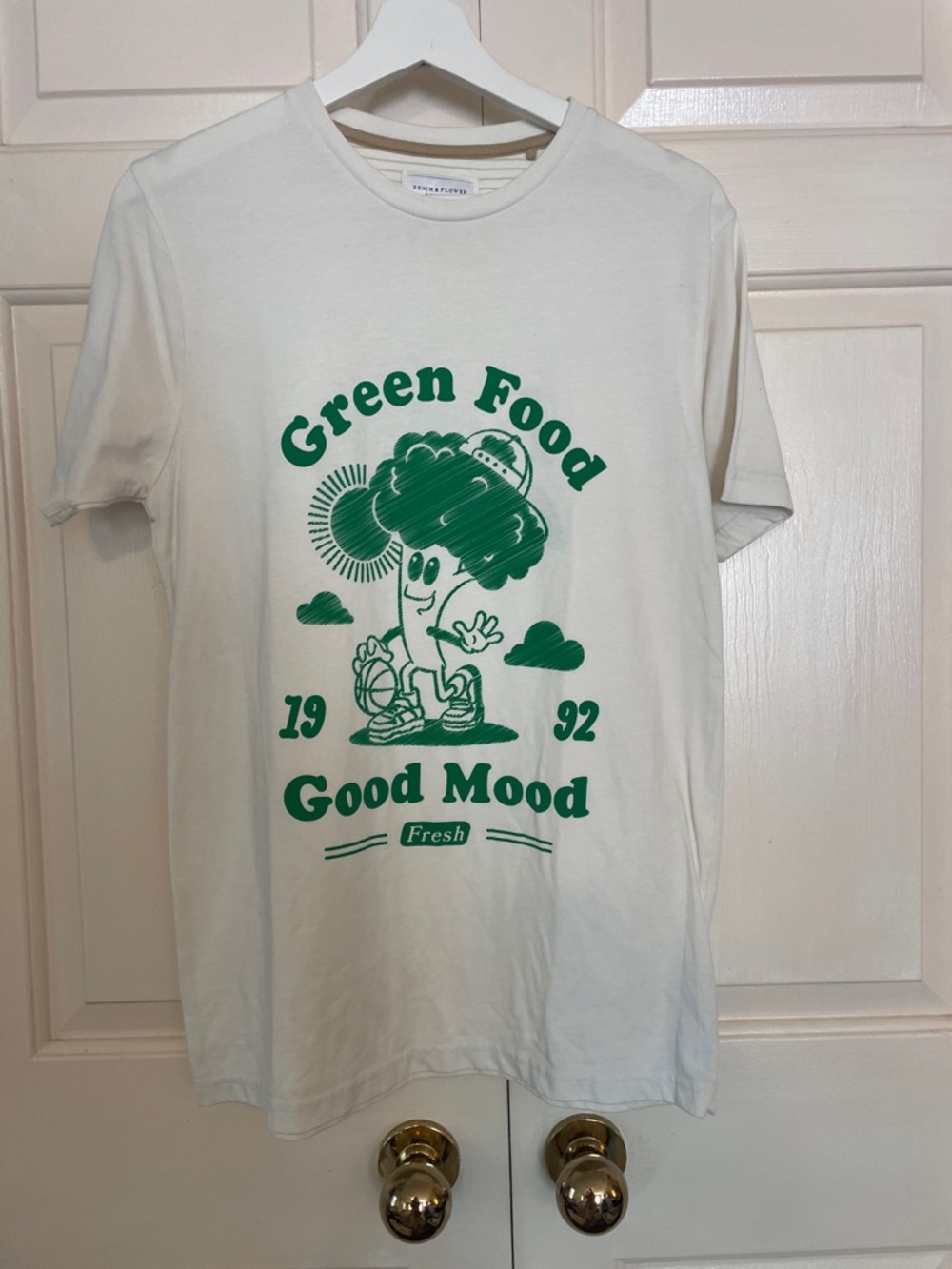 Denim & Flower Eco Green Food Good Mood Graphic T-Shirt Ricky Singh size small